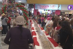 Casa Ley, comparte la tradicional rosca con sus clientes