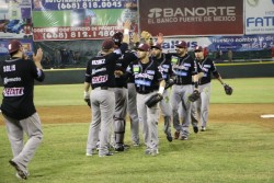 Tomateros regresa con ventaja a Culiacán