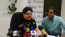 Martha Tamayo "defiende" a Malova de López Obrador