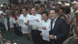 Entregan documentación de apoyo y programa de trabajo de aspirantes a precandidaturas en el PRI