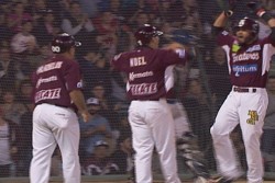 Sufre Tomateros pero logra tercera victoria: 3-1