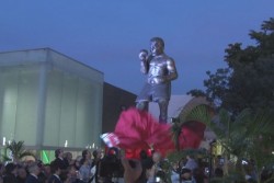 Inmortalizan a Julio César Chavez con monumento