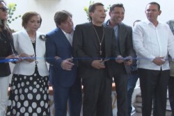 Inaugura Julio César Chávez clinica de rehabilitación