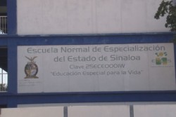 Maestros de la ENEES realizan paro de labores