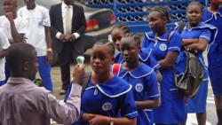 Liberia reabre escuelas tras cierre de seis meses por ébola