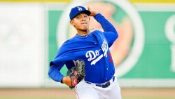 Julio César Urías tendrá que esperar en Dodgers