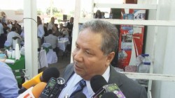 Pagará gobierno adeudos a maestros.