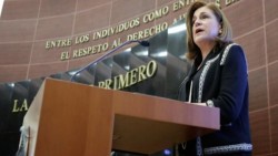 Ratifican a Arely Gómez para la PGR