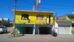 Denuncian que casa abandonada en la 10 de Mayo es refugio de drogadictos