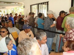 Entregan reconocimientos de alfabetización.