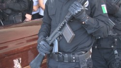 Rinden homeaje a comandante de la policía ministerial asesinado en culiacán