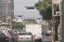 Semáforos por la Aquíles Serdán