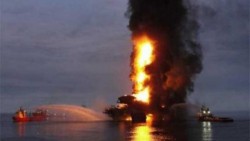 Incendio de plataforma de Pemex en Campeche deja 4 muertos y 16 lesionados