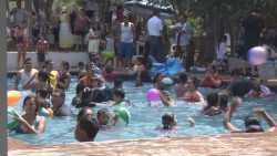 Lleno balneario de Imala, en este jueves santo
