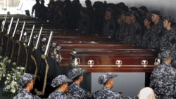 Rinden homenaje a policías abatidos tras emboscada, en Jalisco