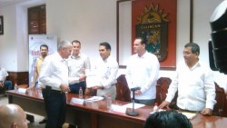 Culmina capacitación, 81 choferes de taxi