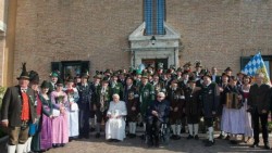 Benedicto XVI cumple 88 años y lo celebra con fiesta bávara