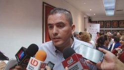 Conductor de camioneta auxilio a menores atropellados.