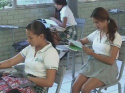 Luego de la suspensión de clases, se reincorporan docentes a sus aulas.