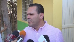 Anuncia ayuntamiento cascos para motociclistas.