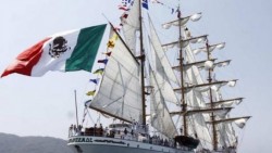 Despiden al Caballero de los Mares, parte el buque escuela Cuauhtémoc