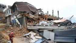 Aumenta a 76 el número de muertos por el terremoto de 7.3 grados en Nepal