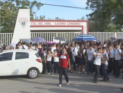Cierran Avenida y toman Escuela Secundaria en la colonia Valles del Ejido en Mazatlán.