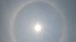 Sorprende halo solar a la Ciudad de México