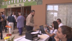 Entrega de estímulos económicos de jubilación y retiro a trabajadores del SNTE 53