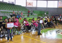 Nogales domina el tercer encuentro de basquetbol.