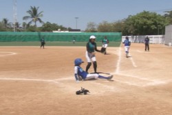 Recorren inauguración de las ligas  de softbol