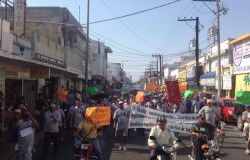 Trabajadores Sindicalizados del Ayuntamiento marchan en protesta por incumplimiento al contrato colectivo del trabajo.