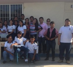 Estudiantes presentan proyectos creativos apegados a valores.