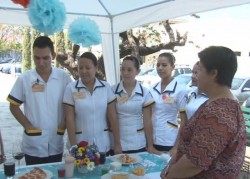 Promueven buenos hábitos alimenticios, estudiantes de enfermería.