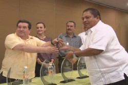 Reconoce APS trayectoria de cronistas deportivos