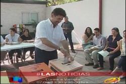 Candidato de Movimiento Ciudadano vota