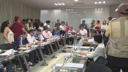 Incidentes menores en mesa de diálogo.