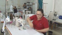 Verifica ICATSIN talleres para que uniformes escolares tengan calidad.