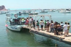 Disfrutan turistas de fin de semana y festejan en Mazatlán el Día del Padre.