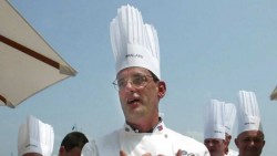 Localizan el cuerpo de ex chef ejecutivo de la Casa Blanca en montaña
