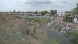 Piden que se limpie de nuevo arroyo en la colonia López Mateos
