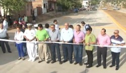 Simultáneamente inauguran pavimentación de calle y puente en Mazatlán.