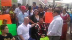Personas con capacidades especiales exigen se extienda ruta de camión Mandarina hasta C.U.