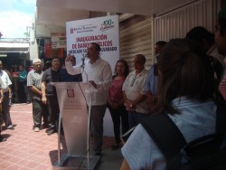 Remodelan baños en el mercado de las flores.