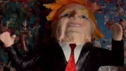 Venden piñata de Donald Trump