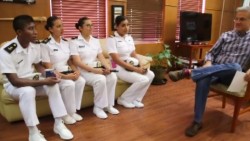 Visitan estudiantes de la escuela Médico Naval a Alcalde.