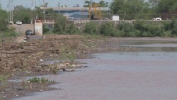 Fallas en dragado y basura, desbordan el Rio Culiacán