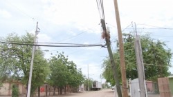 Poste de TELMEX tiene 6 meses que fue quemado y no ha sido reparado