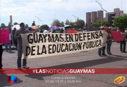 Maestros se manifiestan en Guaymas por la Evaluación Educativa