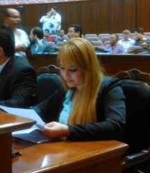 Intentan impedir el paso a medios de comunicación para entrevista con la Diputada Lucero Guadalupe Sánchez